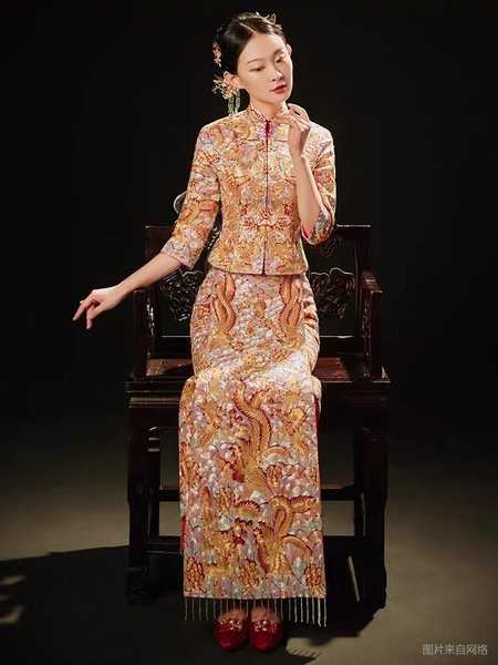 秀禾服、龍鳳褂，明星婚禮追捧的兩種婚服，你喜歡哪個(gè)？