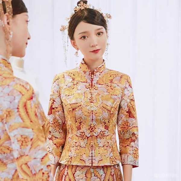 秀禾服、龍鳳褂，明星婚禮追捧的兩種婚服，你喜歡哪個(gè)？