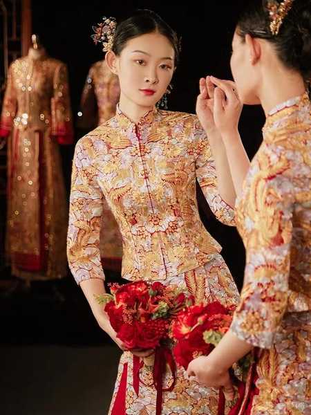 秀禾服、龍鳳褂，明星婚禮追捧的兩種婚服，你喜歡哪個(gè)？