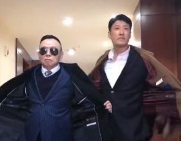 于震是潘<a href=/shenghuo/980b91be575154d239960ffe26bea38e.html target=_blank class=infotextkey>長(zhǎng)江</a>什么人？?jī)扇耸菐煾低降荜P(guān)系？