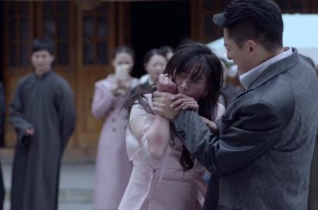 《驚蟄》中麻田對余小晚做了什么