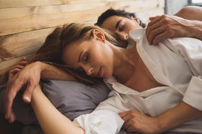 夢(mèng)境解析：夢(mèng)見自己老公和別的女人睡在一起